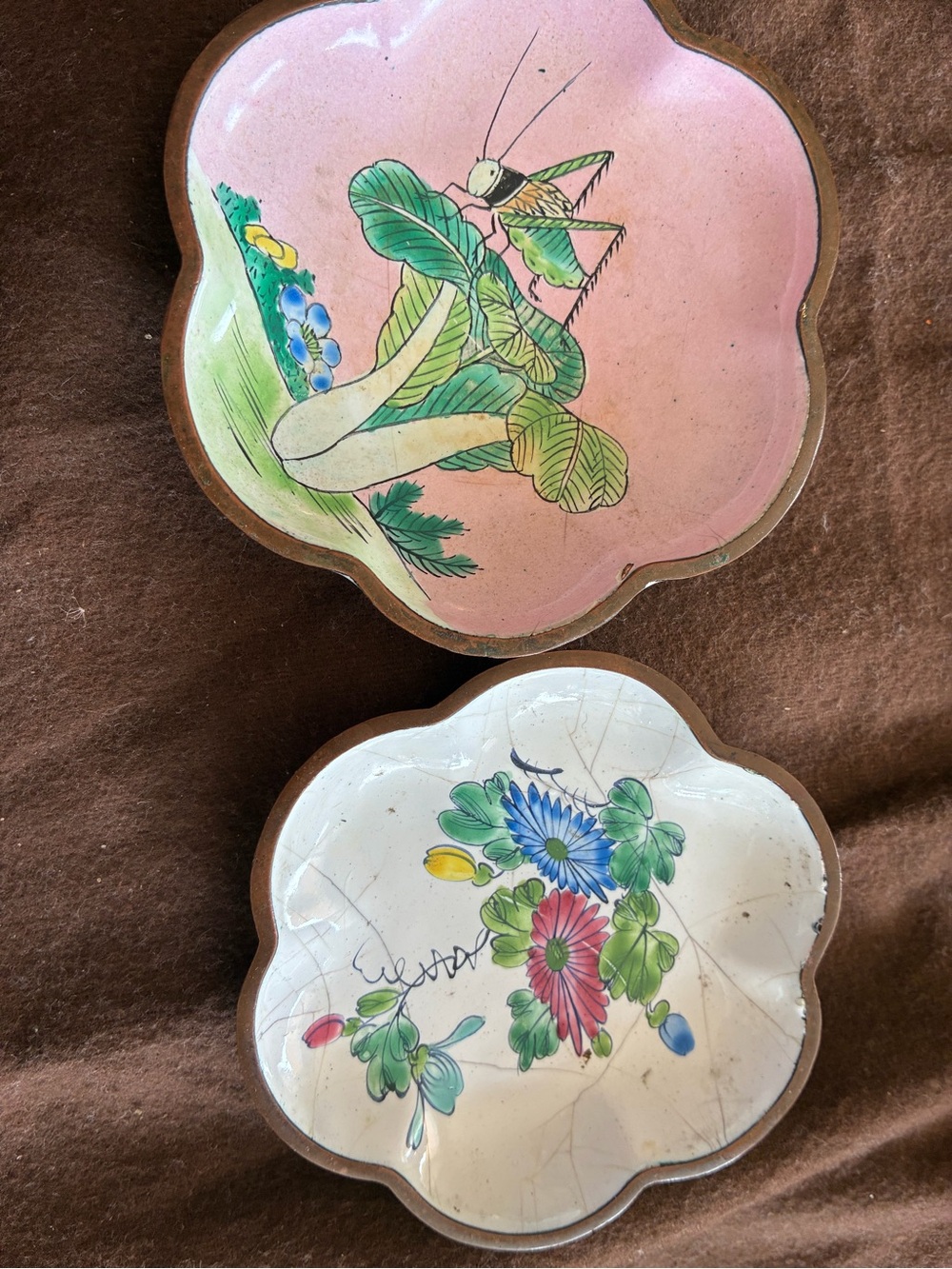 Hand-Painted Floral & Grasshopper Scalloped Dishes - Pink & White